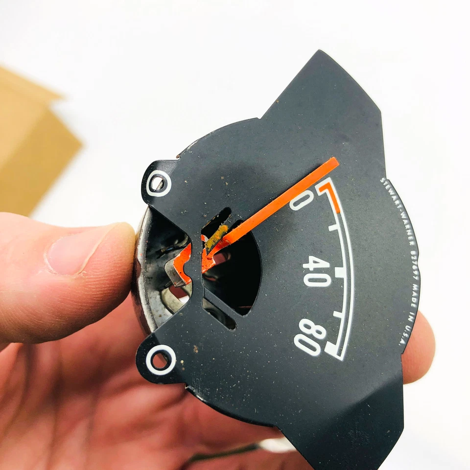 AMC Jeep 8126929 Oil Gauge OEM NOS 81-84 Cherokee Wagoneer J10 J20 Open Foto 3 de 4