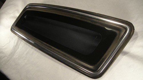 1990-1997 LINCOLN TOWN CAR LH OPERA QUARTER WINDOW - Picture 4 of 7