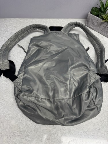 Mochila de nailon Rebecca Minkoff masilla plateada bolsillos medianos con cremallera Nordstrom - Imagen 20 de 24