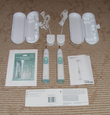 Phillips Sonicare 2-Series 2 Qty NiMH Battery Operated Toothbrush Kit HX6252