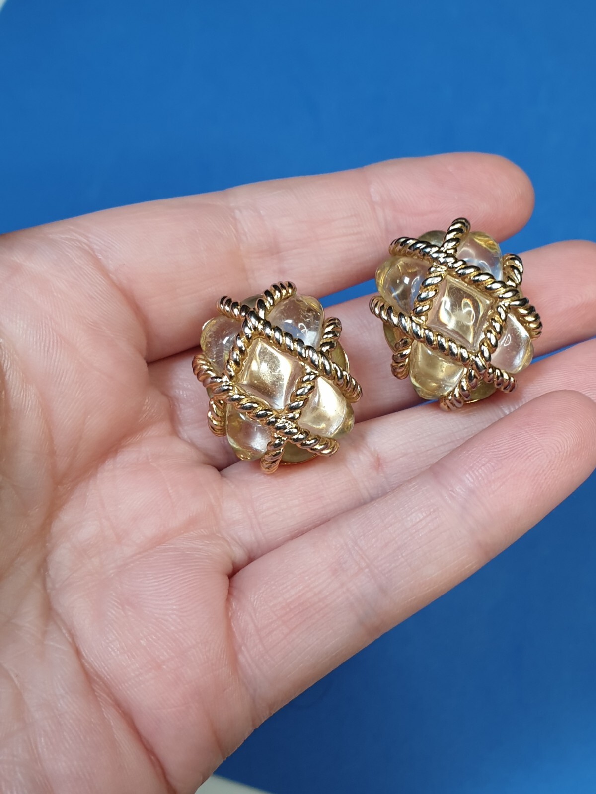 Vintage Kenneth Jay Lane Lucite Gold Rope Puffy Q… - image 4