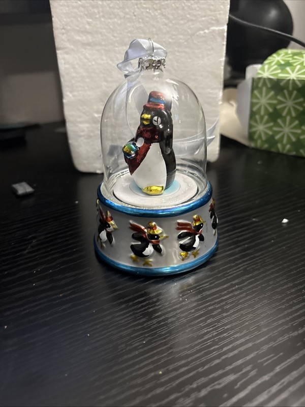 Mr. Christmas Penguin Globe Musical Wind Up Ornament Plays "Joy To The World"
