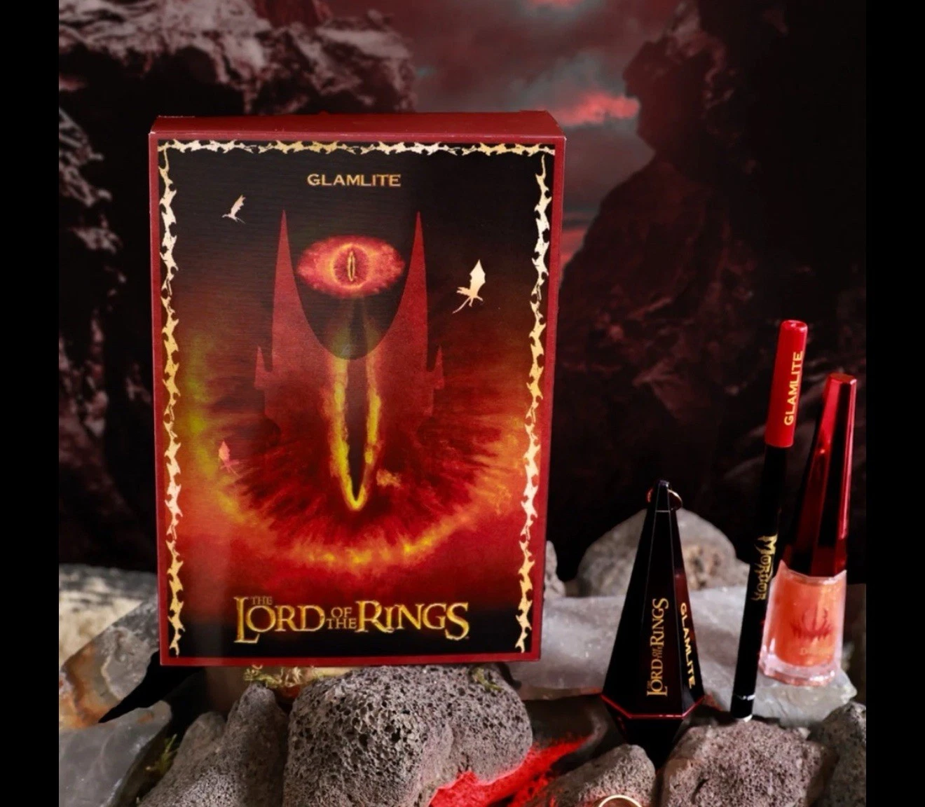 THE LORD OF THE RINGS X GLAMLITE EYE OF SAURON LIP KIT - BNIB