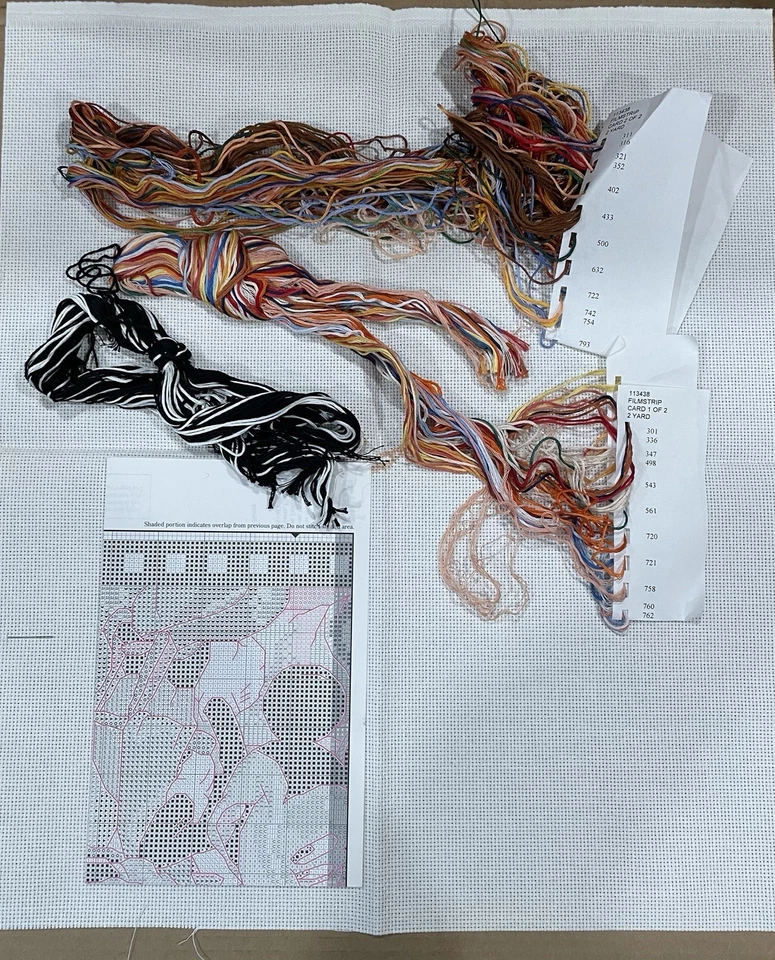 Kit tira de filme ponto cruz Mickey Mouse Leisure Arts #113438 - Imagem 3 de 4