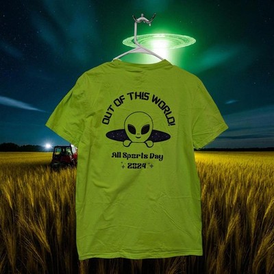 District Green Alien Graphic T-Shirt Medium Out of this World All Sports Day UFO