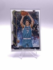 Topps 2025-26 Holiday Kon Knueppel #H164 Charlotte Hornets Rookie RC