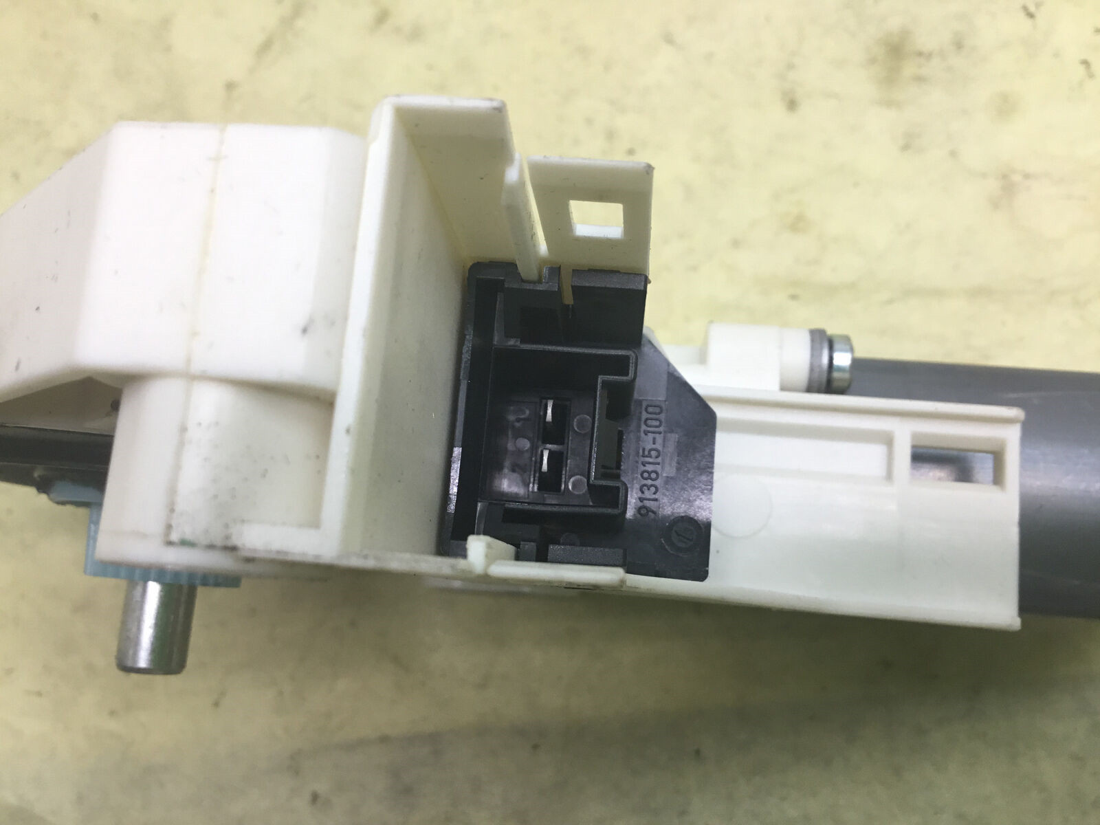 Bentley Flying Spur 2013-2018 FRONT+LEFT Window regulator