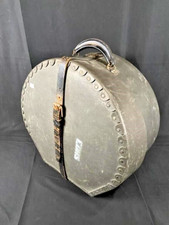 Vtg THE HOUSE OF QUALITY, CHICAGO Clamshell hat box EDHS grey green riveted