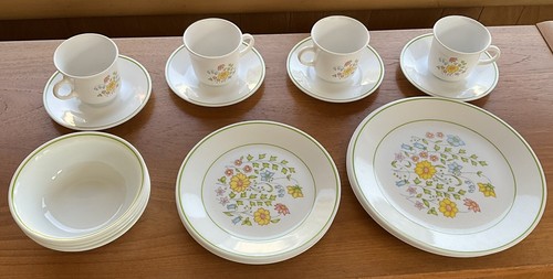 VTG Corelle Spring Meadow Dinnerware Set 20 Piece Service For 4 Great Condition! - Picture 2 of 8