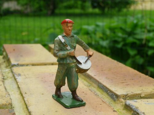 STARLUX PLASTIQUE ET AUTRE MARQUE 1/32 EPOQUE 1960/75 LOT DE 12