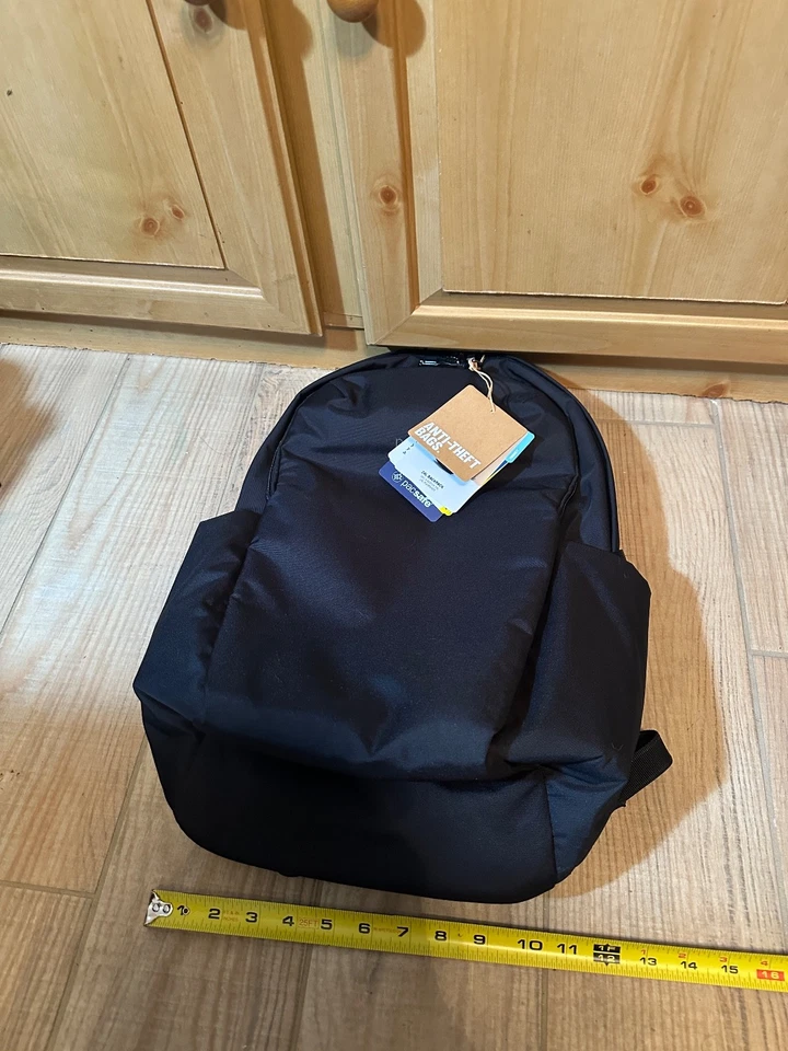 pacsafe NWT Black V 24L Anti-Theft Active Carrysafe PopnLock Backpack 60301 - Image 4 of 4