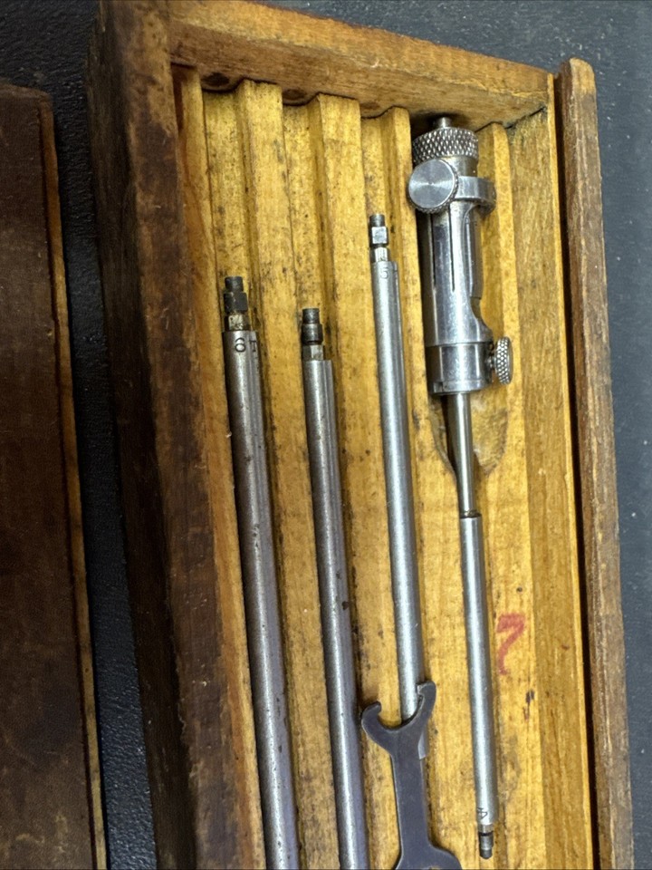 Brown and Sharpe no. 264 Inside Micrometer 2-8