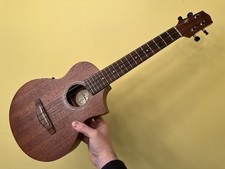 Ibanez UEWT5E EW acoustic electric Tenor Ukulele 2010 - 2018 - Natural mahogany