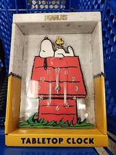 Peanuts Snoopy  Woodstock Tabletop Clock Doghouse 