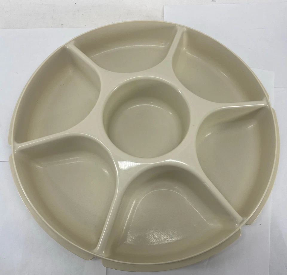 Set Of 2 Vintage Tupperware Divided Party Trays w/ Lids 1665-3 & 1708-5 - Image 3 of 4