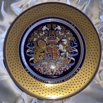 Queen Elizabeth II - Longest Reigning Monarch plate - Rare Ltd Ed 153/750 - 2015