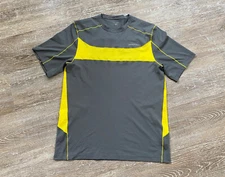 Patagonia Performance Capilene Gray Base Layer T Shirt sz Small Fitz Roy Mens