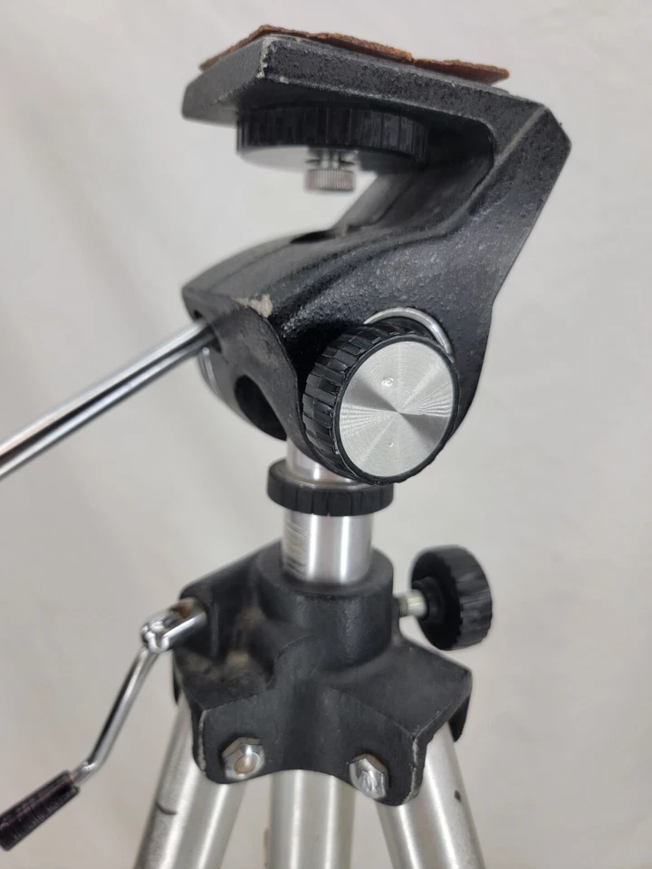 Husky TV 5-95534-9 Camera Quick-Set Video Camcorder Camera Elevator Tripod - Image 3 of 4