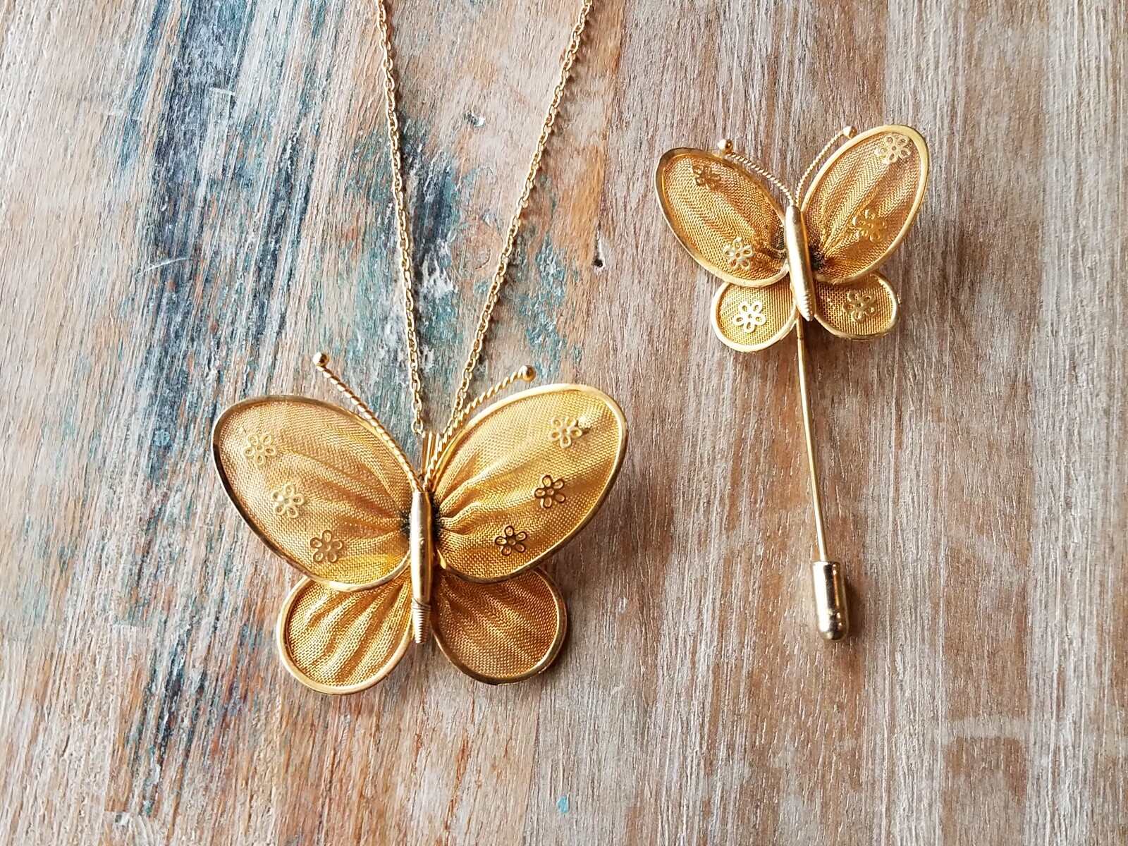 Vintage Gold Metal Butterfly Necklace & Pin Costume J… Gem
