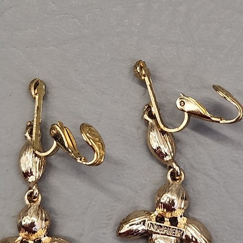 Napier Earrings Vtg Leaf Swirl Green Rhinestone Gold Tone Dangle 1.75" - Picture 10 of 11