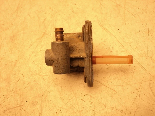 Yamaha RT100 RT 100 #5125 Gas / Fuel Tank Petcock - Image 4 of 4