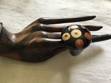 Ring Harz und Holz signiert Designer braun in sehr gutem Zustand.