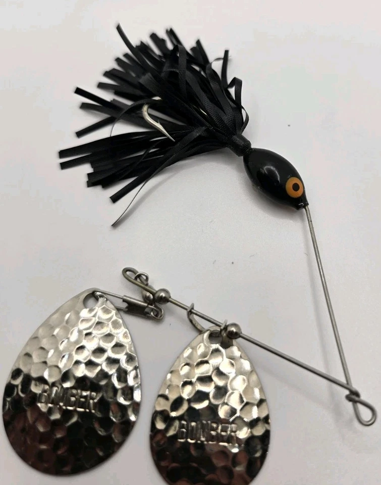 Señuelo de pesca Bomber doble hoja plateado Spinnerbait negro usado ligero Foto 3 de 4