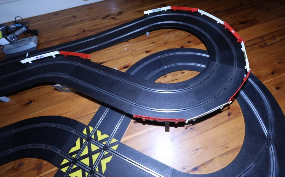 Scalextric Large Digital Set With No Cars - image 3 of 4