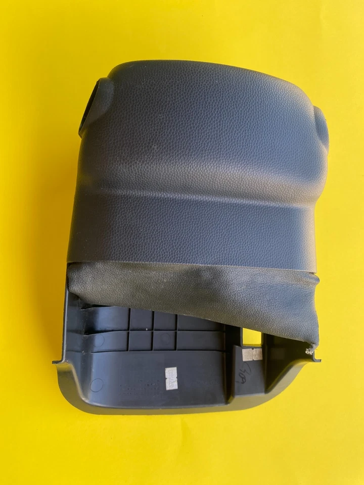 2014-2019 KIA SOUL STEERING COLUMN BEZEL TRIM UPPER LOWER COVER OEM 84850-B2000 - Image 2 of 4