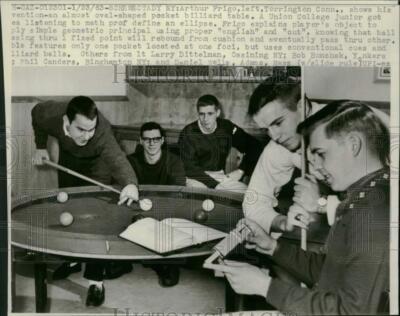 1963 Press Photo A group of Union College students playing billiards in NY