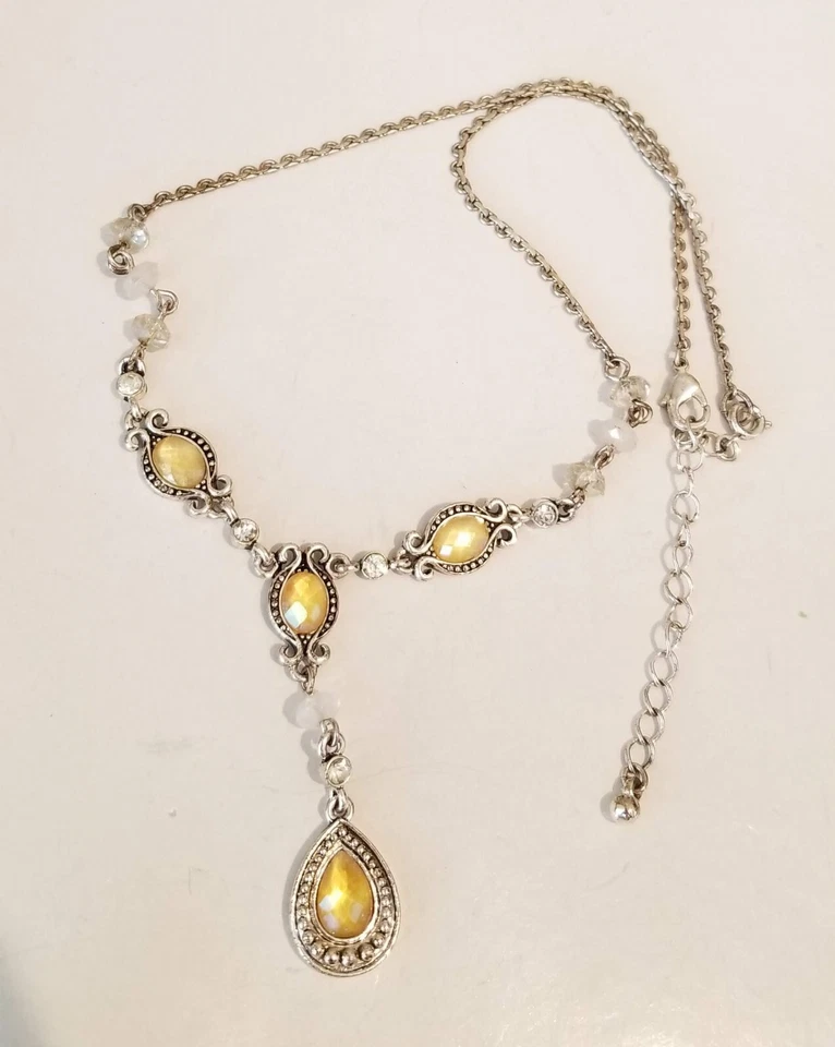 **Collar Avon Iridiscente Amarillo Estrás Y Plata** Foto 3 de 4