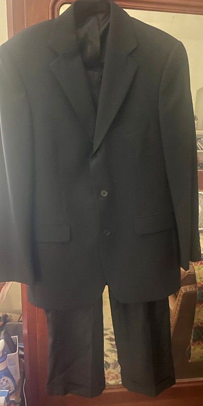 Covington men's suit Jacket 38R, pants 30x30, black, excellent condition