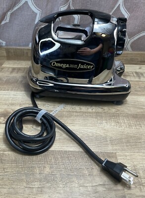 OMEGA MASTICATING LOW-SPEED JUICE EXTRACTOR BASE MOTOR MODEL 8006, VEG/FRUIT JUI