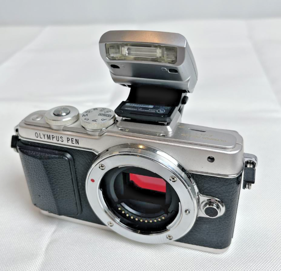 OLYMPUS PEN Lite E-PL7 16.1 MP Digital Camera Silver Body japanese
