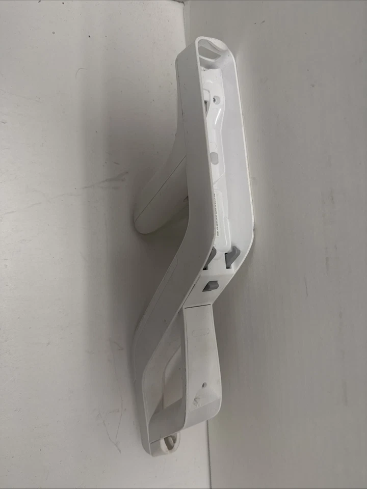 GENUINE NINTENDO WHITE WII U LIGHT ZAPPER GUN CROSSBOW BOW - Image 2 of 4