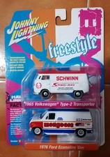 Johnny Lightning Freestyle 1965 VW Type 2 Transporter, 1976 Ford Econoline Van