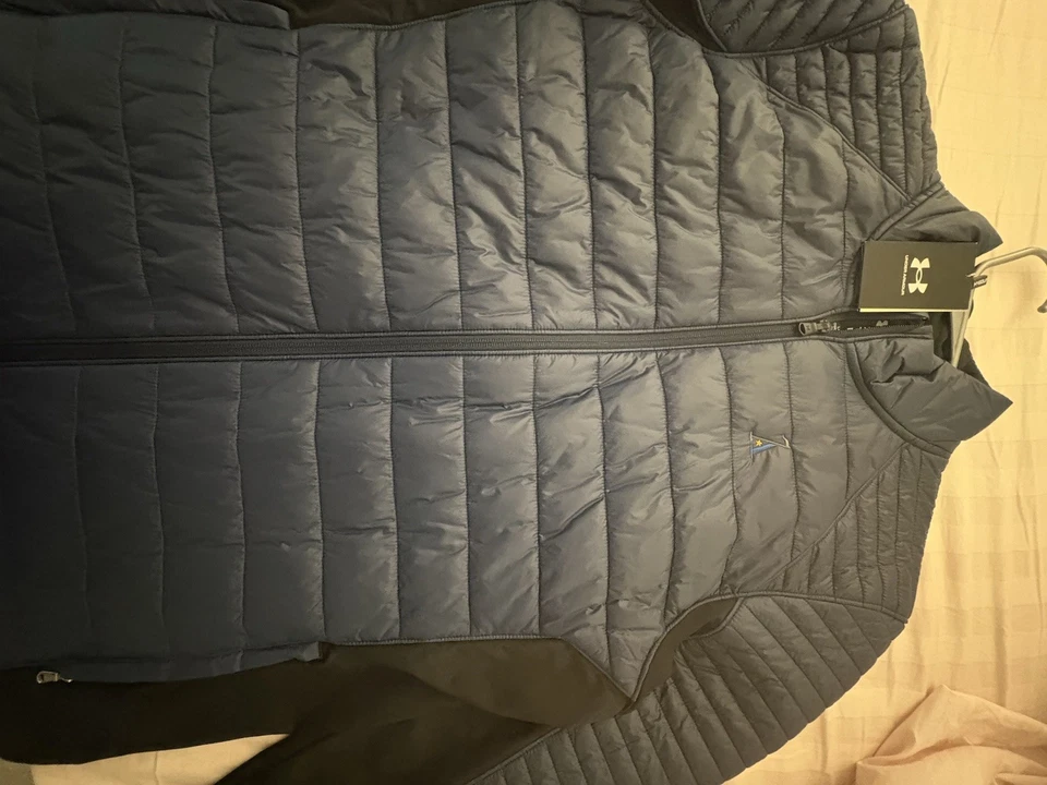 NUEVO CON ETIQUETAS Under Armor Hombre Chaqueta de Invierno Alotian Golf Club XL NUEVO Foto 3 de 4