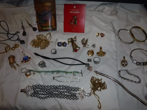 Vintage & Contemporary Costume/Fashion Jewelry Lot Most Signed All Wearable V-2