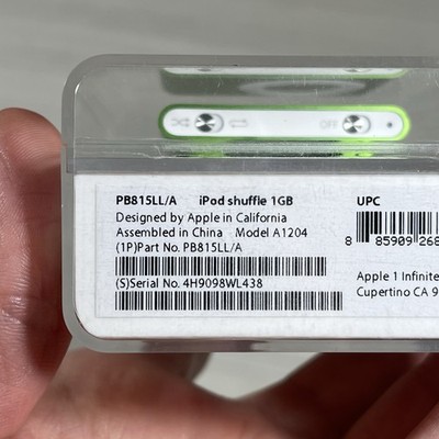 Apple iPod shuffle 2nd Generation Light Green (1 GB) for sale