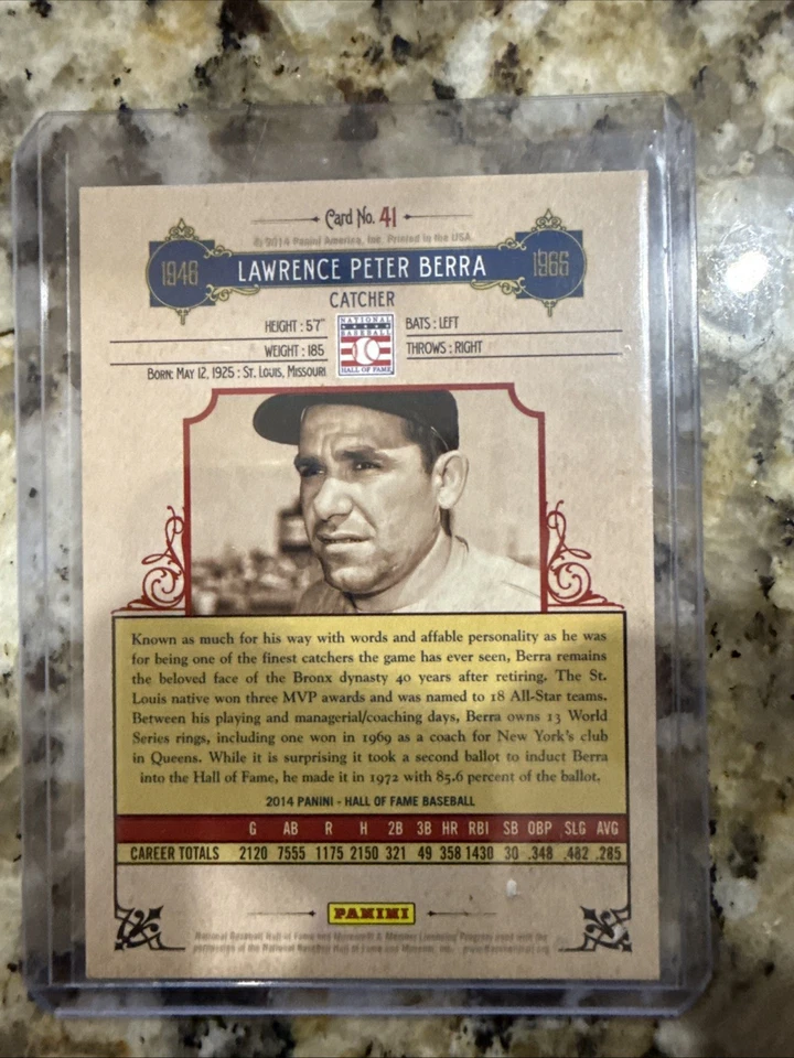 2014 Panini Hall of Fame Red Shield Red /50 Yogi Berra #41 HOF Shield - Imagem 4 de 4