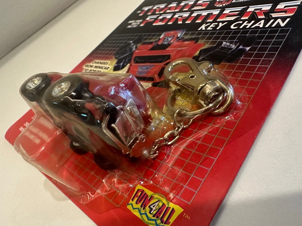 G1 Hasbro Transformers 2001 Cliffjumper Keychain MOSC Sealed New - Image 4 of 4