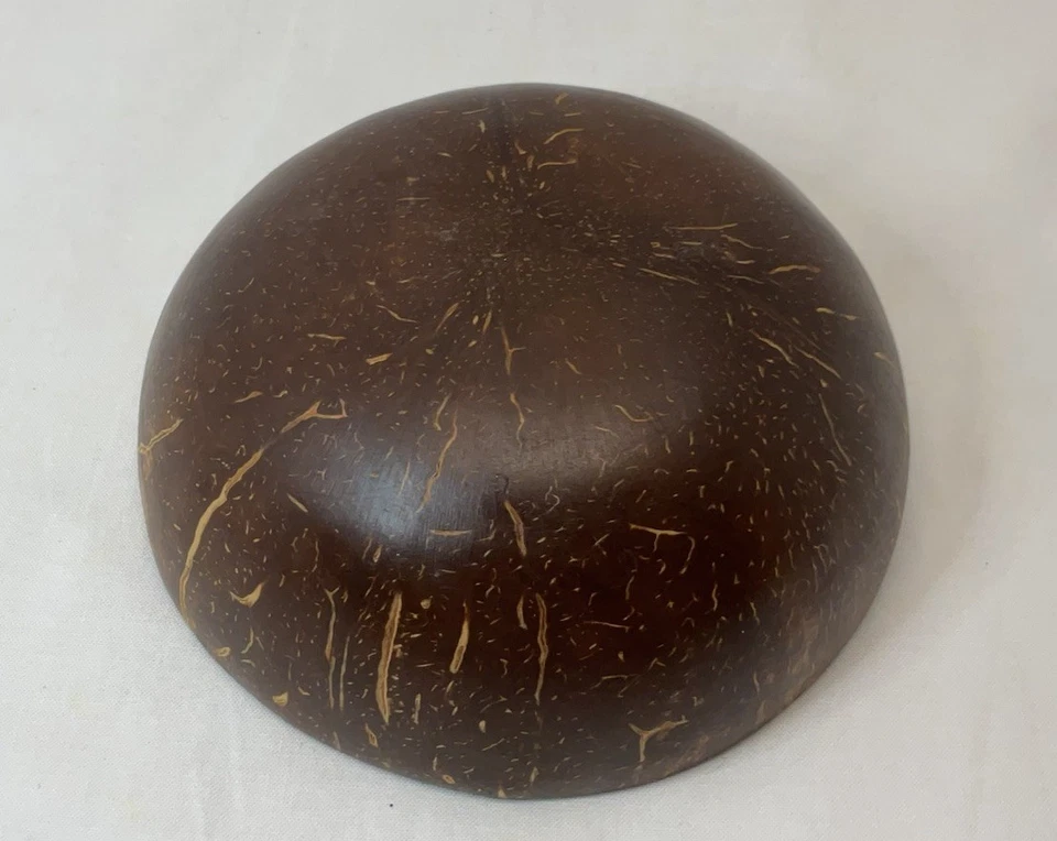 Hermoso mosaico de tazón de cáscara de coco de Tailandia Foto 2 de 4