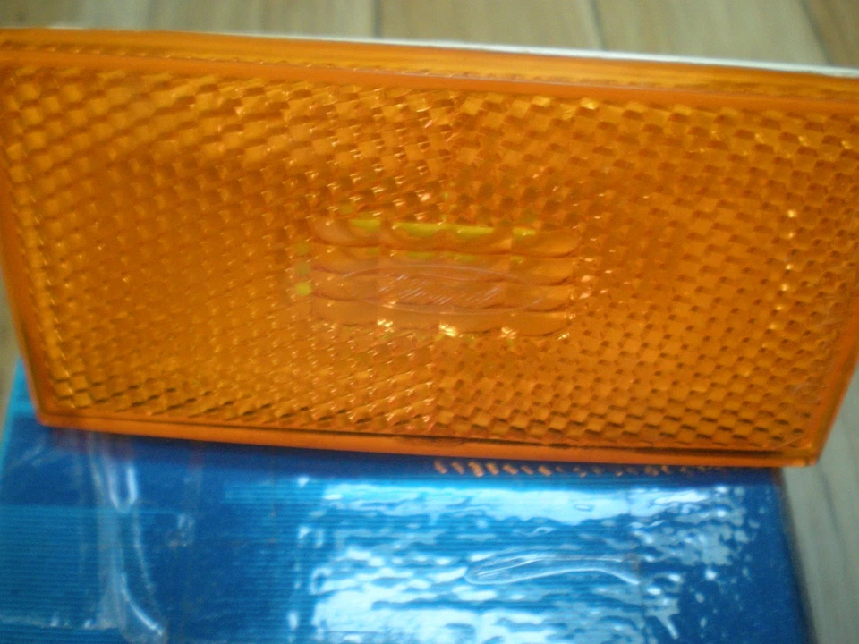 NOS 1970 1971 FORD TORINO FRONT SIDE MARKER LENS - Image 2 of 4