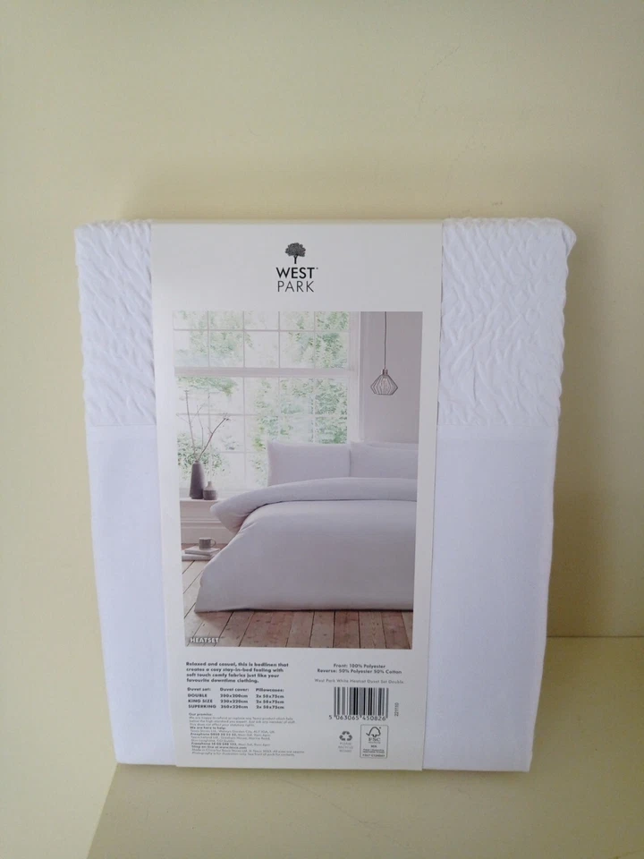 West Park Super Soft Duvet Set Double 200x200cm Heatset White Open Packaging - Image 3 of 4