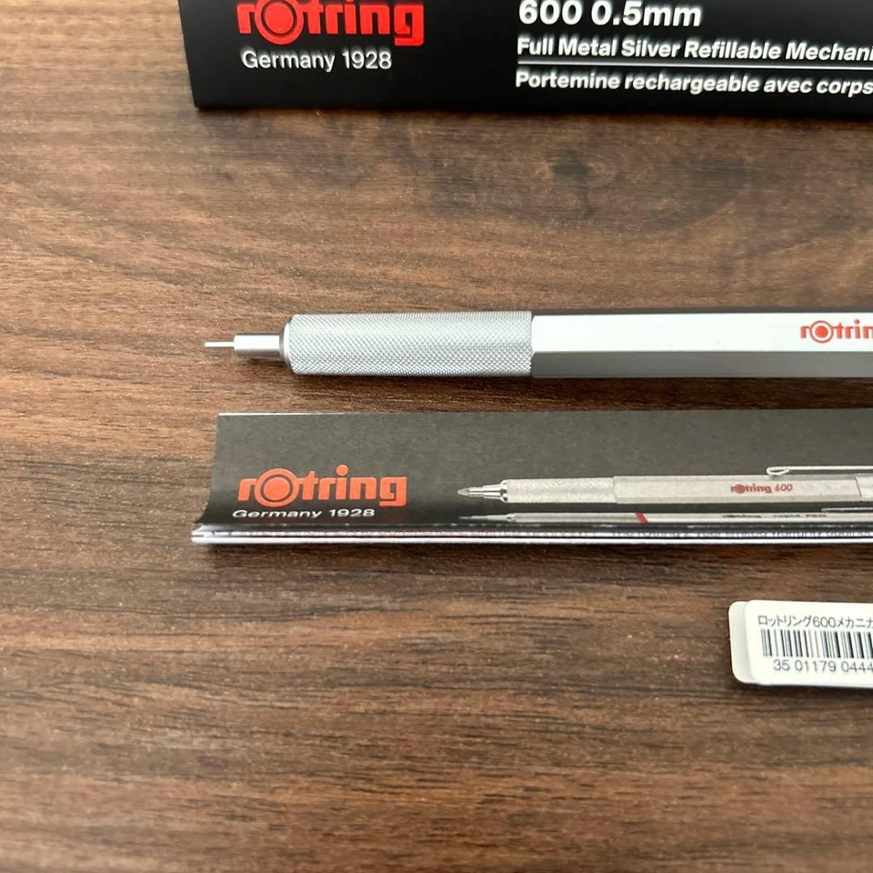 Lápiz mecánico Rotring 600 plateado de 0,5 mm Foto 2 de 4
