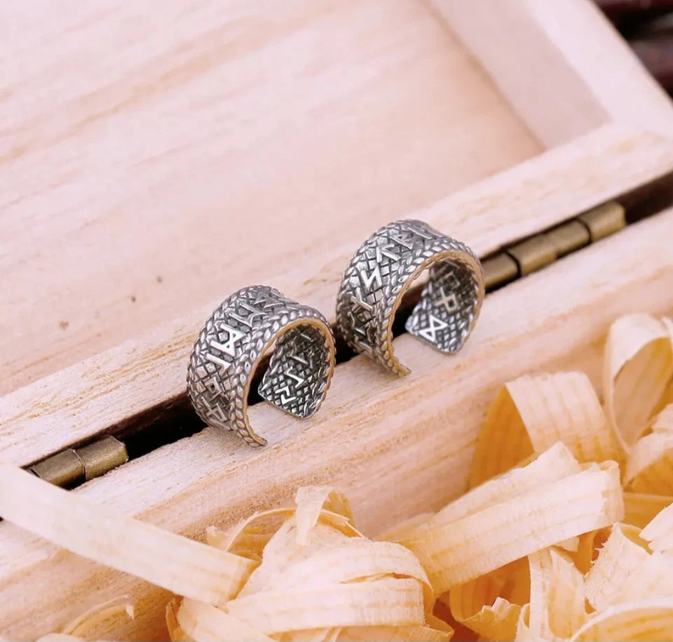 Pendientes de aro redondos runas vikingas para hombre y mujer Foto 4 de 4