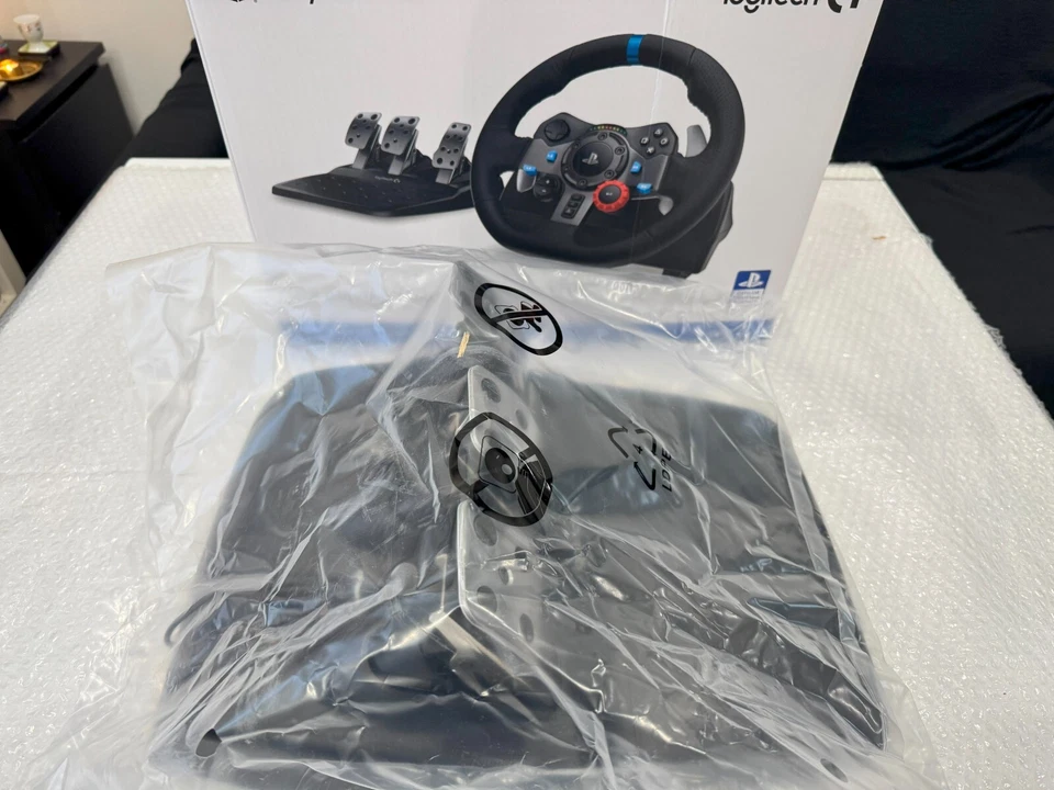 Logitech G29 Pedaliera Nuova in Confezione originale NO SERVO BASE - Immagine 3 di 4