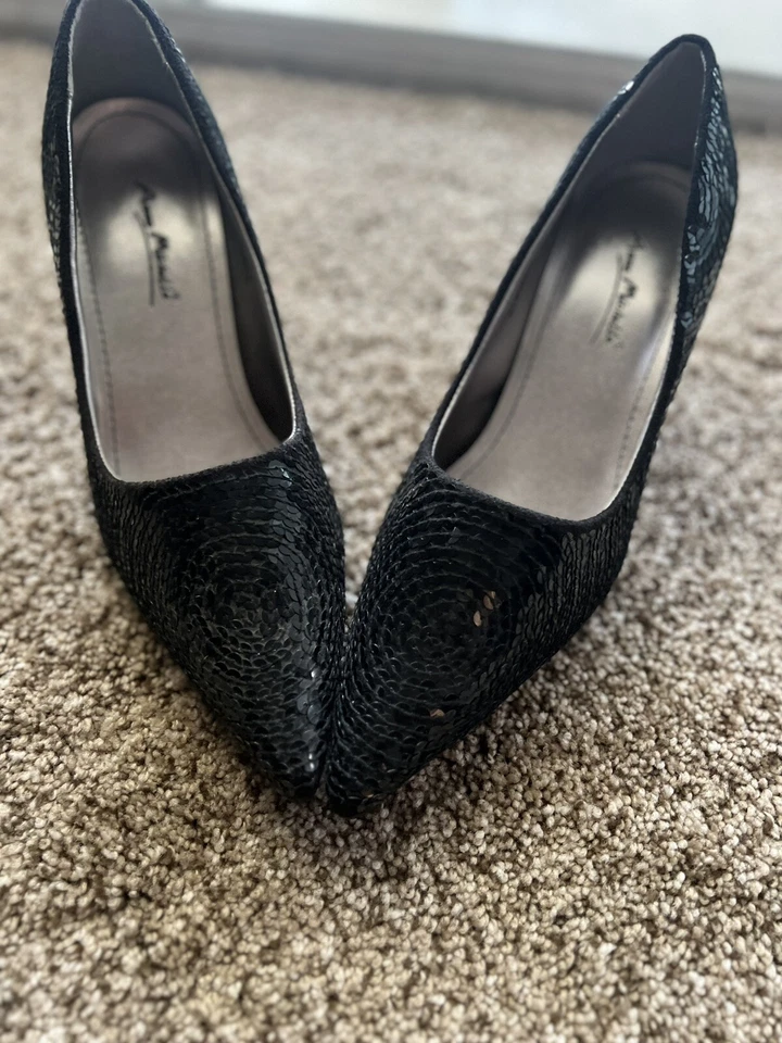 Zapatos de salón Anne Michelle negros secuencia tacón de gatito punta cerrada talla 6 Foto 2 de 4