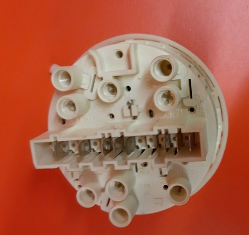 Waschmaschine ZANUSSI ZWF1210W Druckschalter