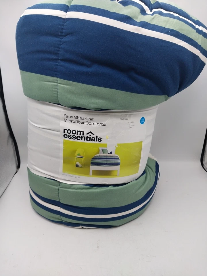 Edredón de microfibra Sherpa imitación piel de oveja Room Essentials doble/doble XL Foto 2 de 4